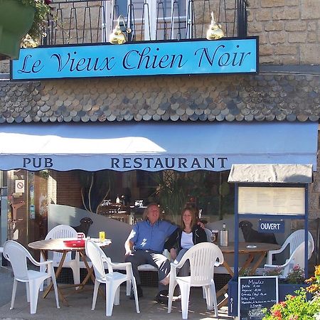 Le Vieux Chien Noir Hotell Évran Eksteriør bilde